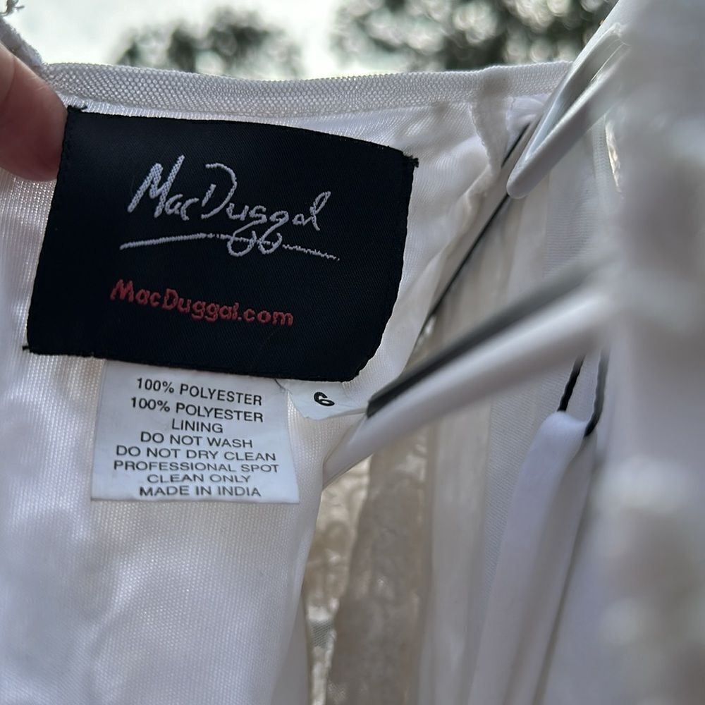 Mac Duggal Light Ivory Flutter-Sleeve Gown Elegant Formal Maxi Dress SZ 6 - Picture 10 of 17